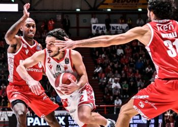 Gianluca Della Rosa in azione in Pistoia Reggio Emilia (da facebook.com/pistoiabasket)