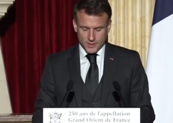 Macron visita il Grande Oriente di Parigi