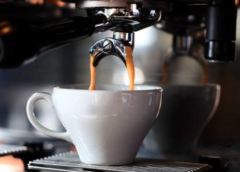 non bere caffè oltre questo orario