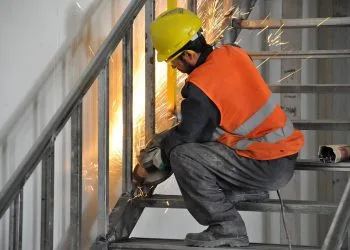 lavoratore metalmeccanico