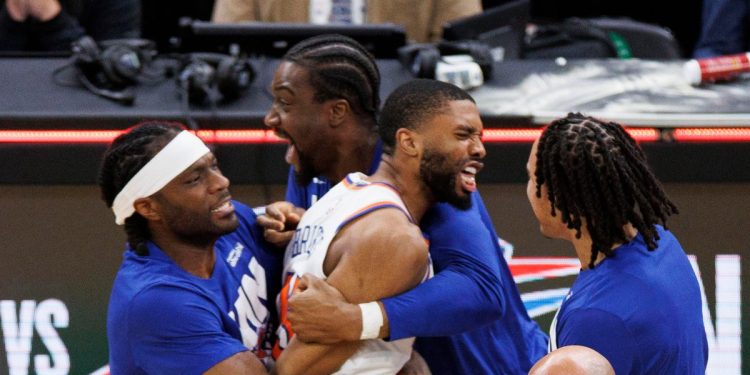 I New York Knicks in campo (Ansa)