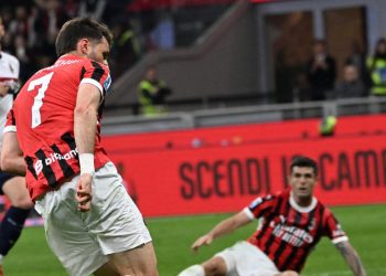 Santiago Gimenez in gol in Milan Bologna (Foto ANSA)