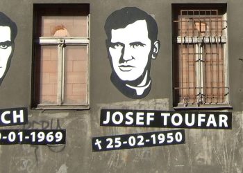 Graffito sul muro di una casa di Praga (foto di  Hawkwind, Wikipedia)