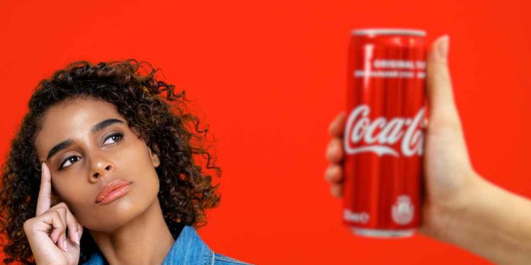 cosa succede al tuo corpo se bevi una lattina di coca cola