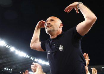 Vincenzo Italiano festeggia la Coppa Italia vinta con il Bologna (Foto ANSA)