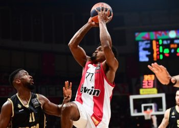 Shaquielle McKissic in azione in Olympiakos Monaco (da facebook.com/