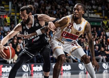 Tornike Shengelia e Jordan Parks in Virtus Bologna Venezia (da facebook.com/VirtusSegafredoBologna)