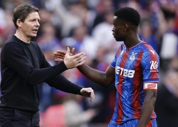 Marc Guéhi e Oliver Glasner con il Crystal Palace (Foto ANSA)