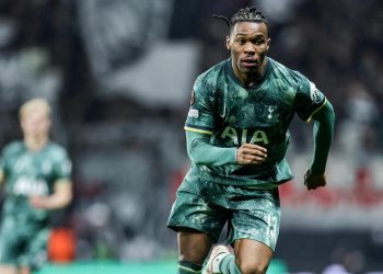 Destiny Udogie in azione con il Tottenham (Foto ANSA)