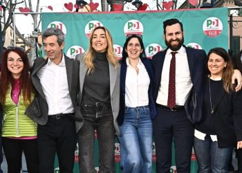 La candidata sindaca a Genova Silvia Salis con Elly Schlein