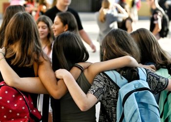 Studentesse greche a Corinto, Grecia (Ansa)