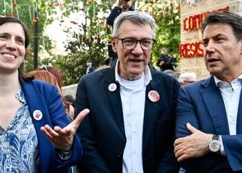 Elly Schlein (Pd), Maurizio Landini (Cgil) e Giuseppe Conte (M5s) uniti al referendum dell'8-9 giugno (Ansa)