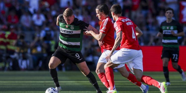Viktor Gyokeres nella finale di Coppa del Portogallo tra Sporting Lisbona e Benfica (Foto ANSA)