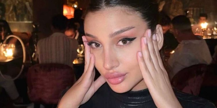 Cristina Ferrara ritocchi