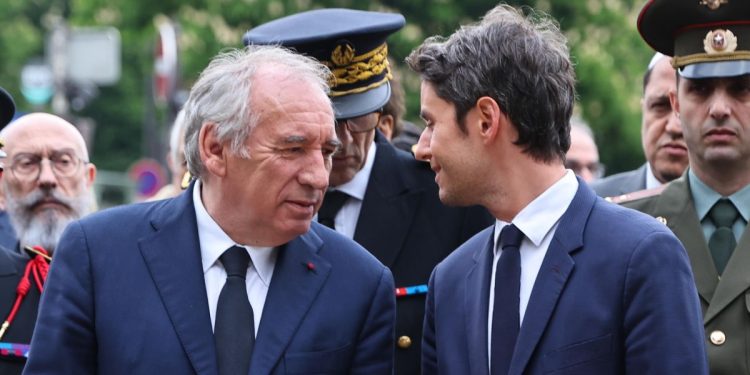 Bayrou e Attal, Francia