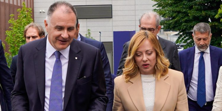 Il presidente di Confindustria Emanuele Orsini (s) con Giorgia Meloni, presidente del Consiglio (Ansa)