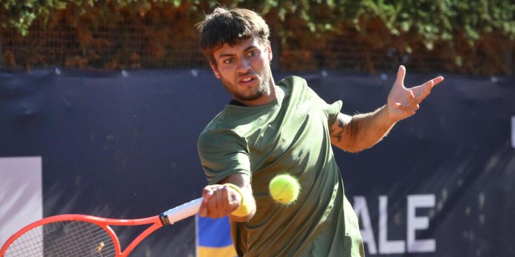Flavio Cobolli in azione (Foto ANSA)