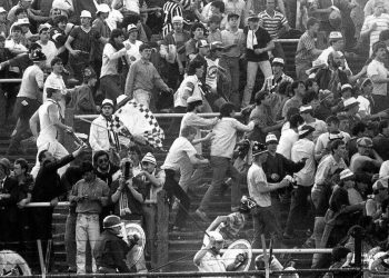 Un'immagine dalla strage dell'Heysel (Foto ANSA)