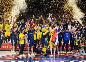 Il Fenerbahçe festeggia la vittoria dell'Eurolega 2025 (da Facebook)