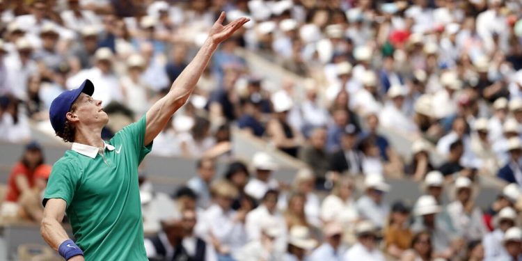 Jannik Sinner è al terzo turno del Roland Garros 2025 (Foto ANSA)