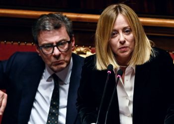 Giorgia Meloni (d), presidente del Consiglio, con Giancarlo Giorgetti, ministro dell'Economia (Ansa)