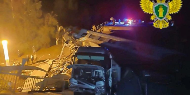 Ponte crollato a Kursk, Russia (foto: Il Messaggero)