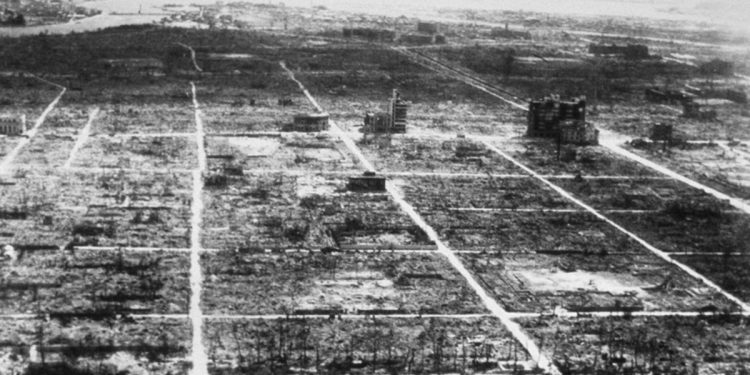 Hiroshima rasa al suolo dopo lo scoppio della bomba atomica
