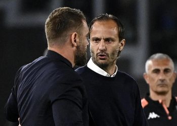 Daniele De Rossi e Alberto Gilardino prima di un Roma Genoa di Serie A (Foto ANSA)