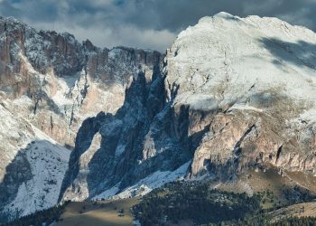 Il Sassolungo e il Sassopiatto, nelle Dolomiti (Pixabay)