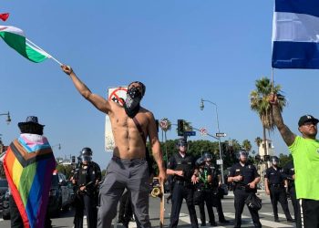Le proteste a Los Angeles contro la politica di Trump sui migranti (Foto: ANSA)