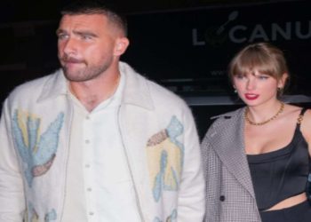 Taylor Swift e Travis Kelce. (Foto: Web)