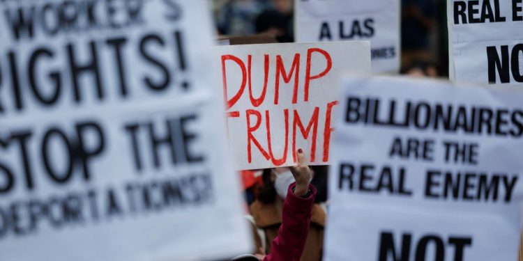 Proteste contro espulsioni di Trump