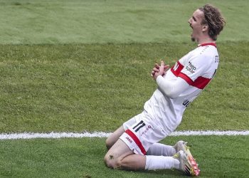 Nick Woltemade con la maglia dello Stoccarda (Foto ANSA)