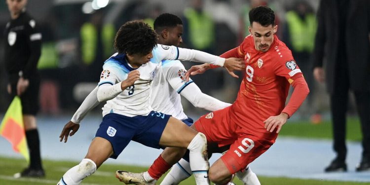 Rico Lewis in azione con l'Inghilterra (Foto ANSA)