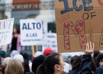 Proteste a Boston (Usa, Massachusetts) contro i provvedimenti di Trump (Ansa)
