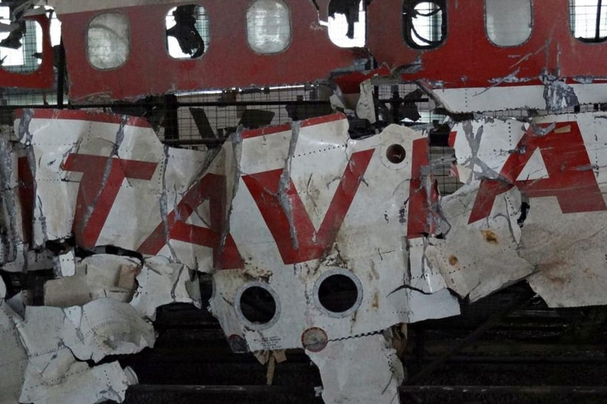 Strage di Ustica: dettaglio sulla fusoliera di Itavia