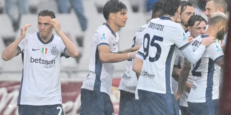 L'esultanza dei calciatori dell'Inter (Foto ANSA)