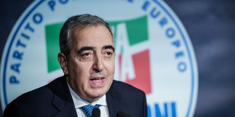 Maurizio Gasparri (Ansa)