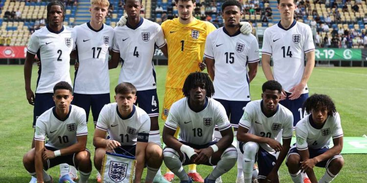 L'Inghilterra U21 agli Europei (da facebook.com/EnglandTeam)