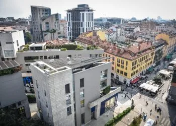Milano, quartiere Porta Nuova (Ansa)