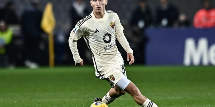 Tommaso Baldanzi in campo con la Roma (Foto: Web)