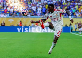 Bruma in azione con il Benfica (Foto ANSA)