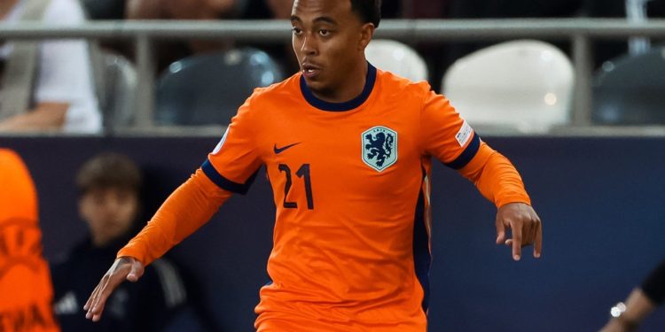 Myron van Brederode con l'Olanda U21 agli Europei (da facebook.com/AZAlkmaar)