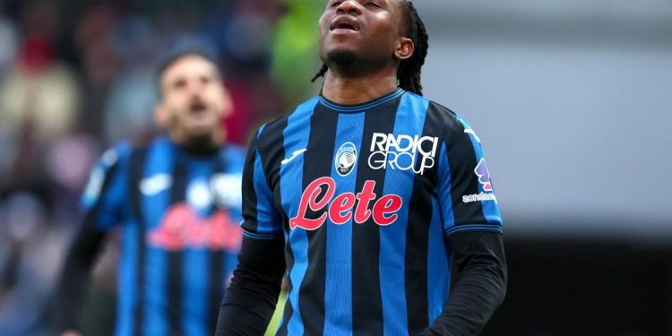 Lookman con la maglia dell'Atalanta (Foto Ansa)