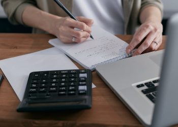 Fogli, calcolatrice e computer