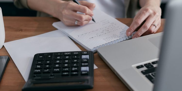 Fogli, calcolatrice e computer