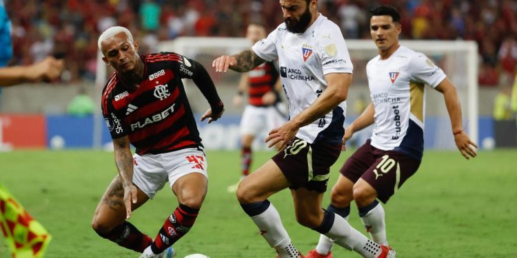 Wesley in azione col Flamengo (Foto Ansa)