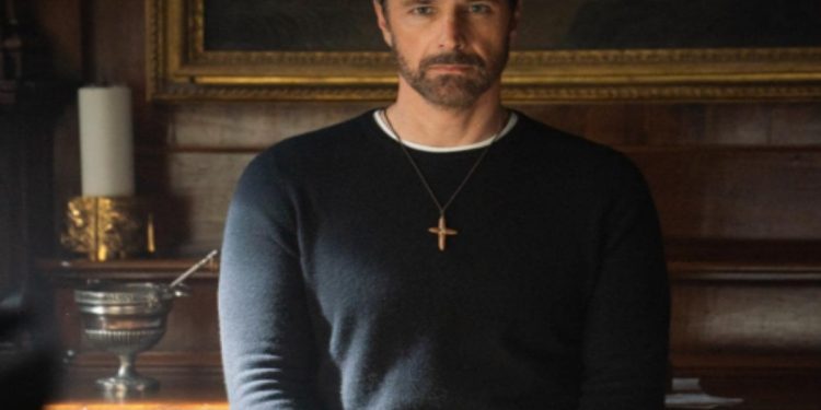 Don Massimo interpretato da Raoul Bova in Don Matteo 13. (Foto: Web)