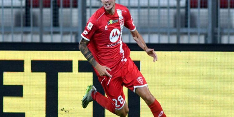 Andrea Colpani con la maglia del Monza