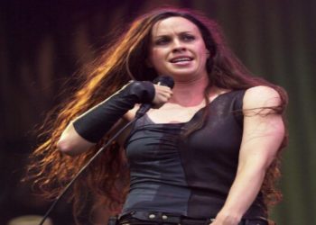 Alanis Morissette in concerto. (Foto: Web)